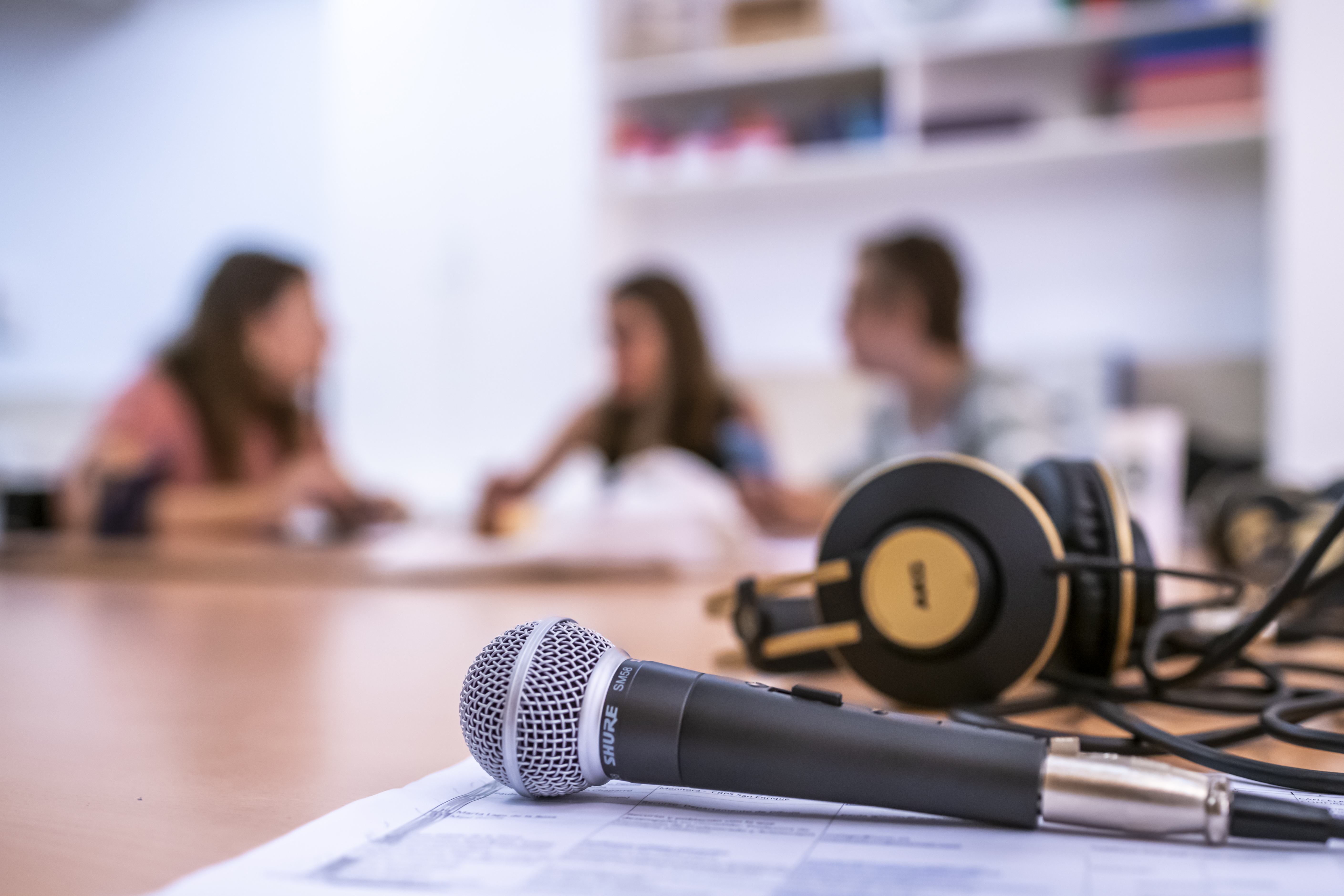 Creadores de podcasts y audiosdescripciones en el museo