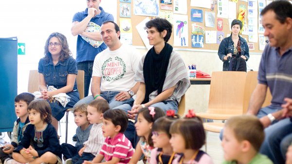 Familias durante la presentación de la actividad