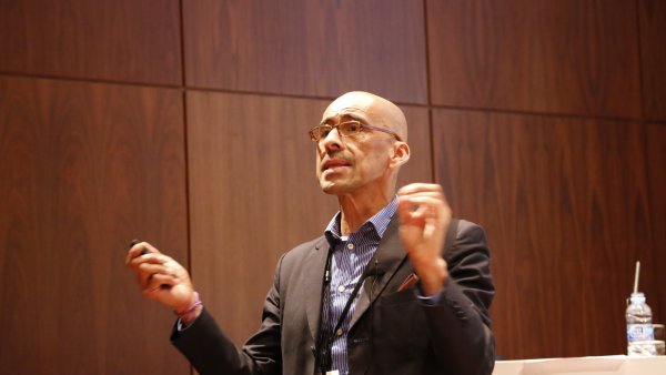 Educación + creatividad