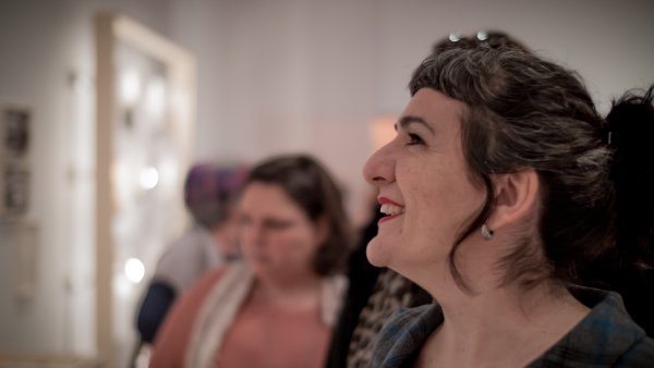 Más allá de las artistas. Género y públicos en el museo
