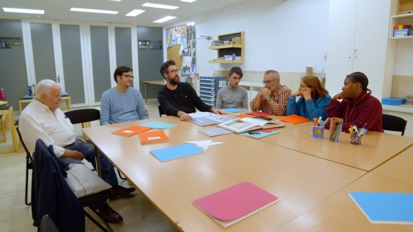 Personas dialogando. Museo Nacional Thyssen-Bornemisza