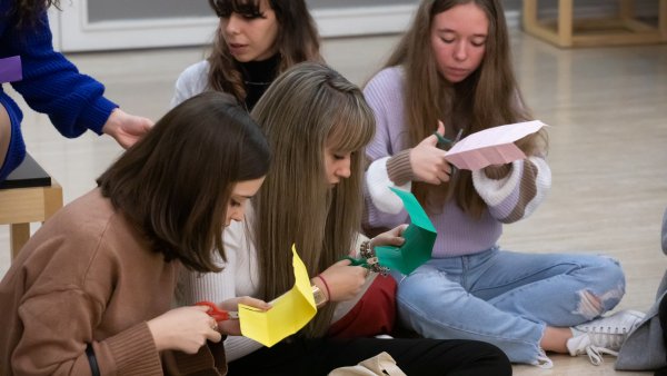 Participante durante el desarrollo de un taller