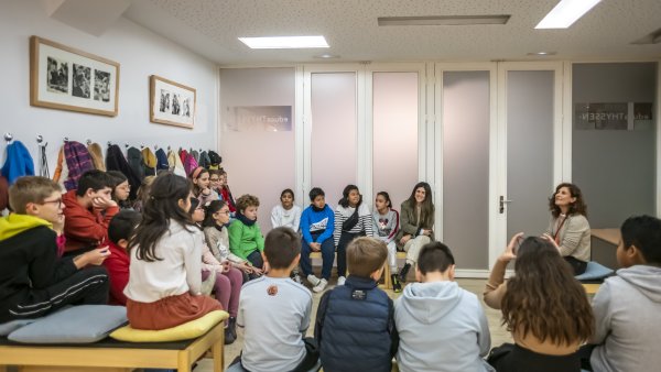 Escolares durante una visita