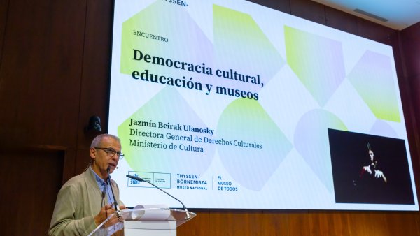 Participantes en el encuentro 'Democracia cultural'