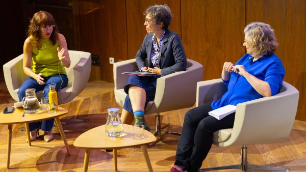 Participantes en el encuentro 'Democracia cultural'
