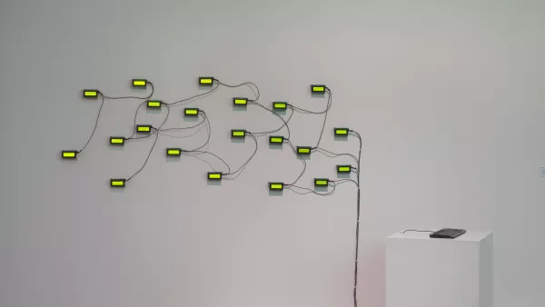 Rafael Lozano-Hemmer, 33 preguntas por minuto [ Arquitectura relacional 5 ]. Exposición Lección de arte, Museo Nacional Thyssen-Bornemisza