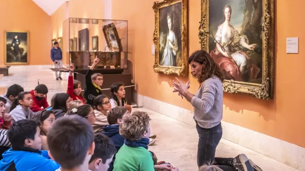 Escolares durante una visita