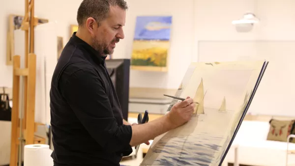El artista durante una demostración práctica