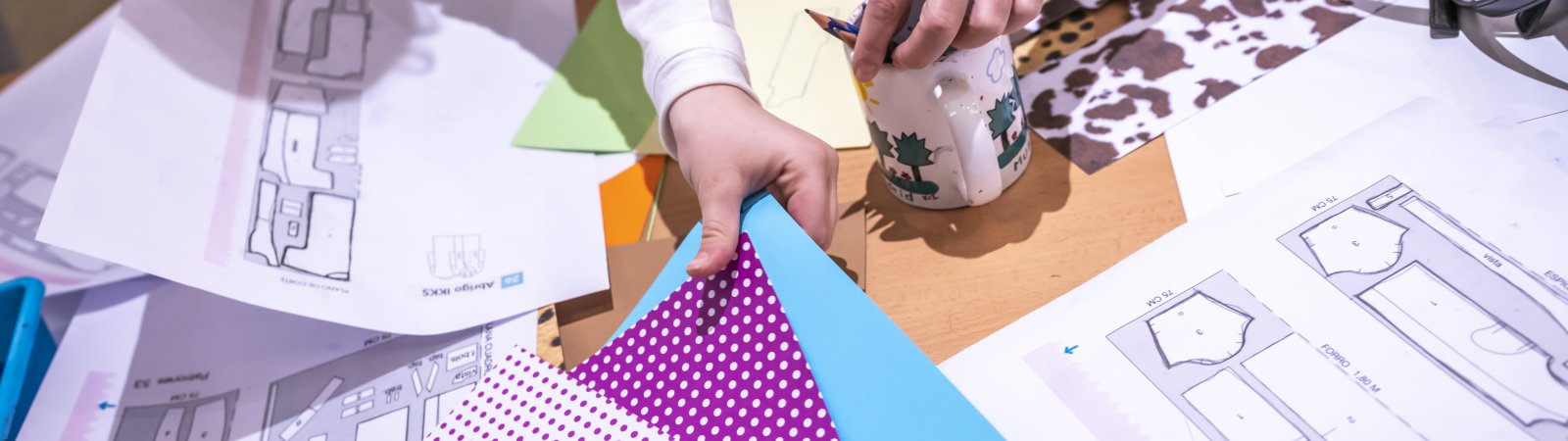 Actividad en familia por las salas del museo