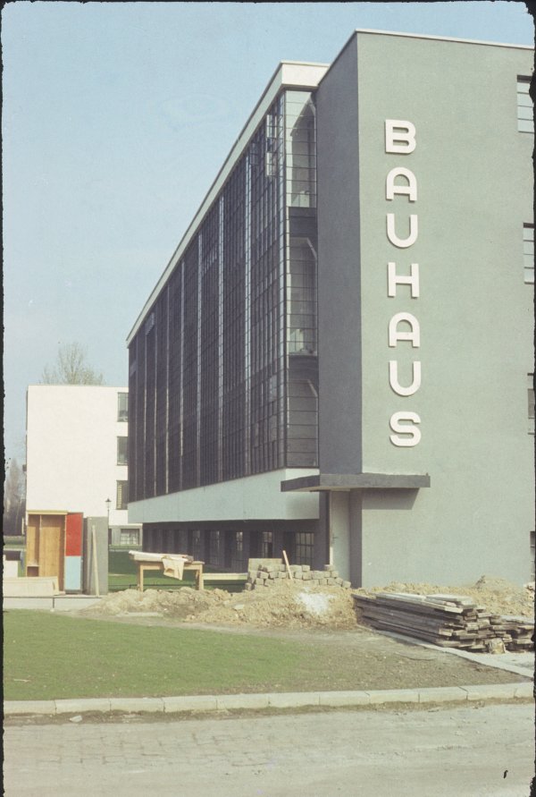 Edificio de la Bauhaus en Dessau, 1977 