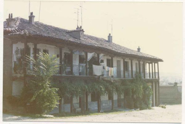Corrala en el barrio de Adelfas, Madrid, 1986