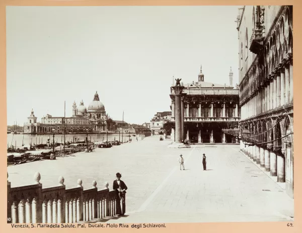 Carlo Naya, Vista de la iglesia de Santa María della Salute, s.f. Fotografía de Carlo Naya, Vista de la iglesia de Santa María della Salute