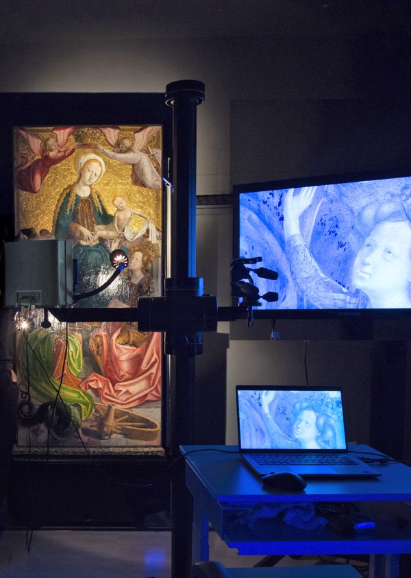 Imágenes científicas. Proceso de captura y estudio de imágenes ultravioletas Imágenes científicas. Proceso de captura y estudio de imágenes ultravioletas